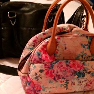 SALE ONLY TODAY!! Handbag/crossbody bundle